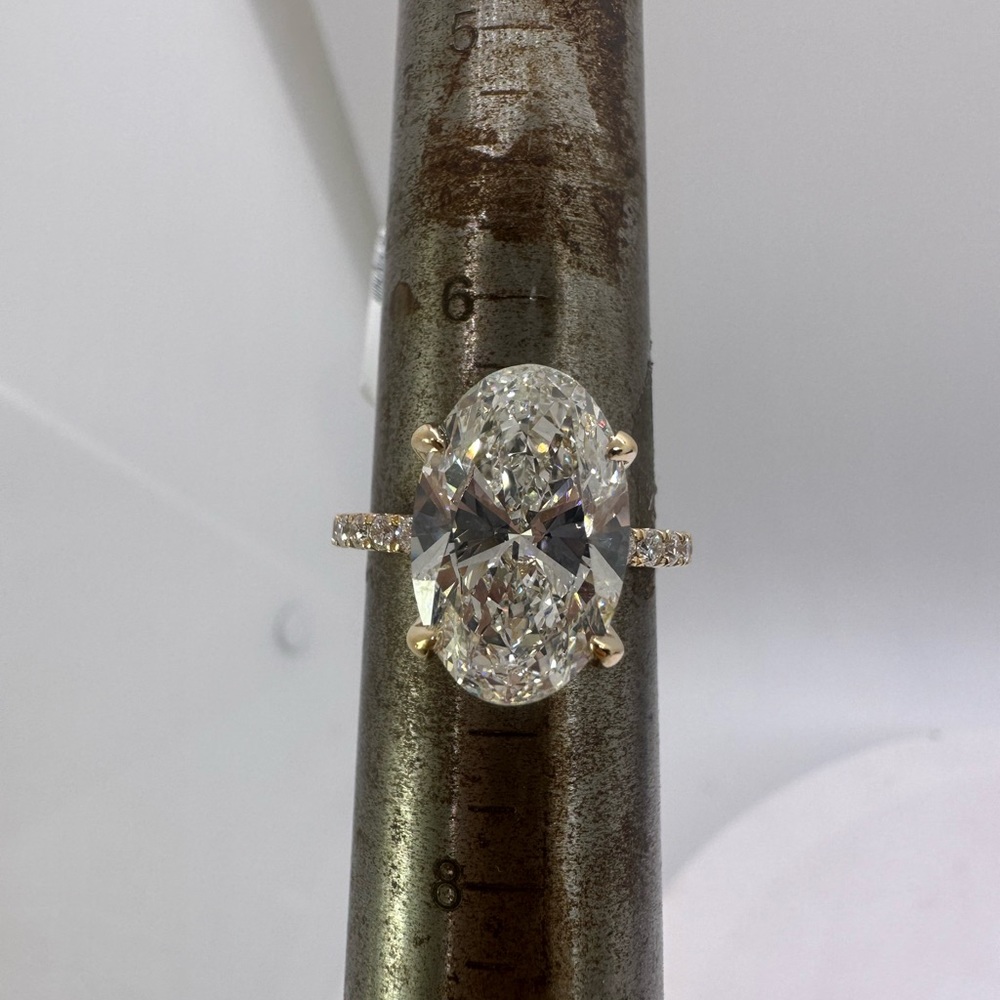 5.20 carat g vs1 oval diamond engagement ring pavé band yellow gold - Picture 7 of 10